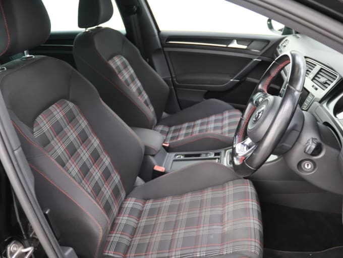 2025 Volkswagen Golf