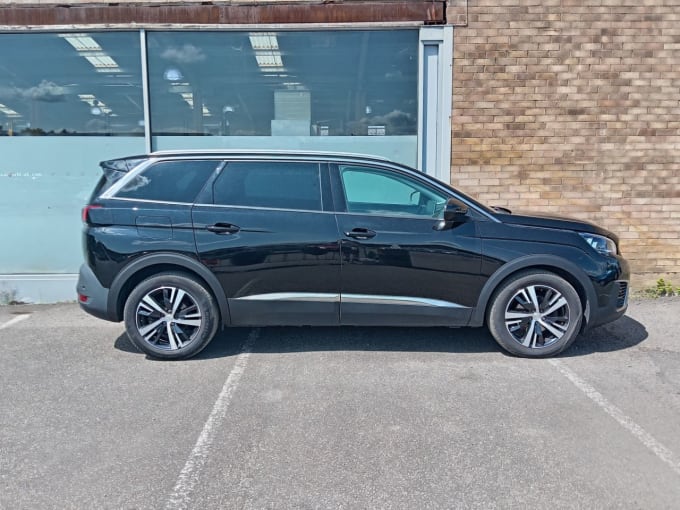 2025 Peugeot 5008