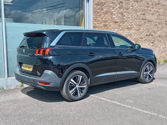 2025 Peugeot 5008
