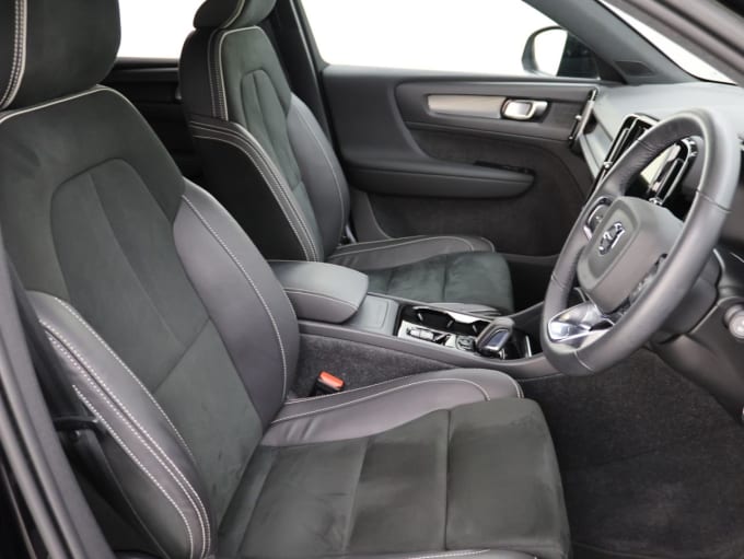 2025 Volvo Xc40