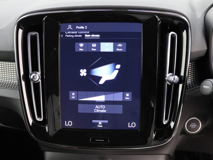 2025 Volvo Xc40
