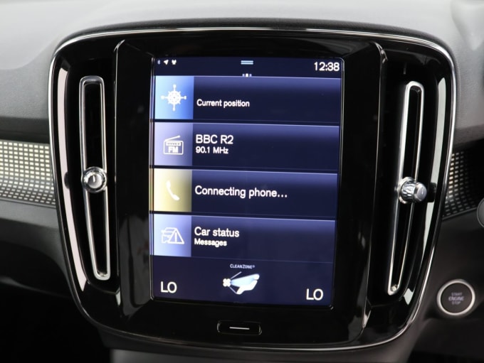 2025 Volvo Xc40