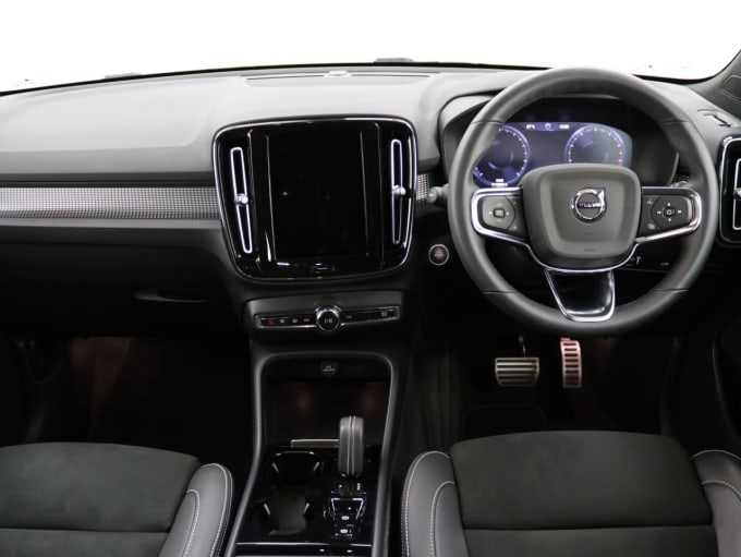 2025 Volvo Xc40