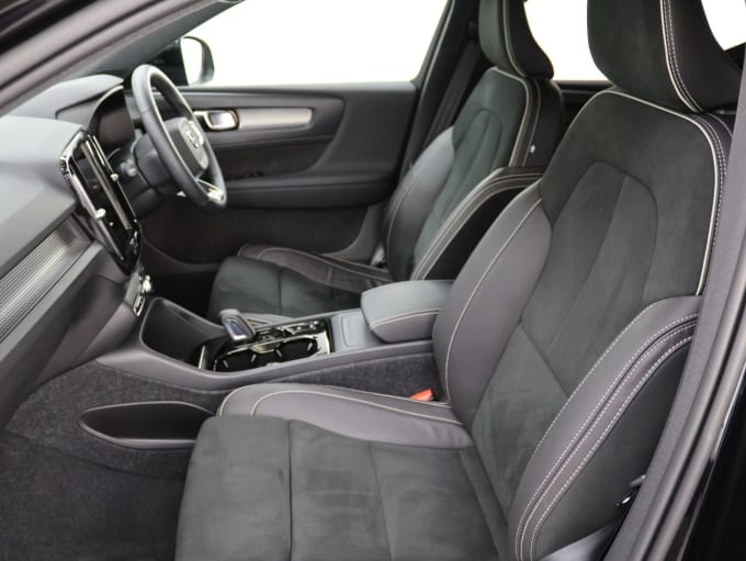 2025 Volvo Xc40