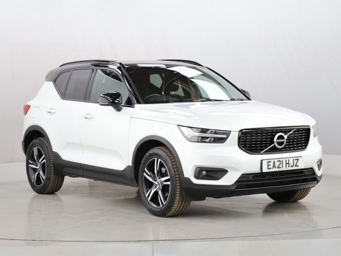 2025 Volvo Xc40