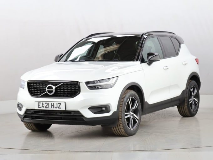 2025 Volvo Xc40