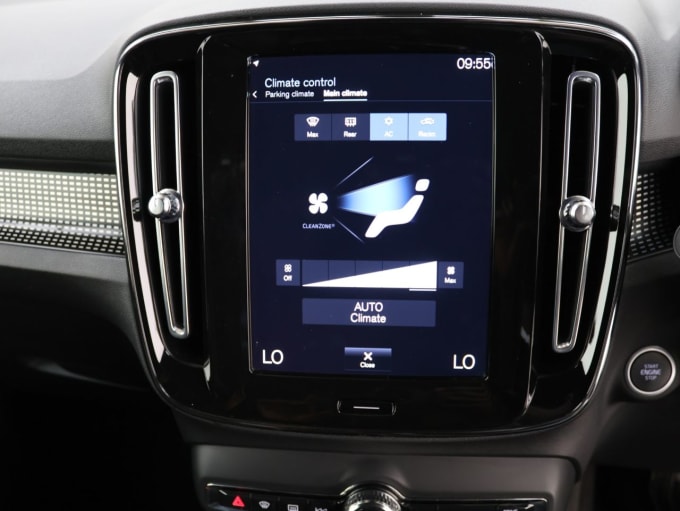 2025 Volvo Xc40