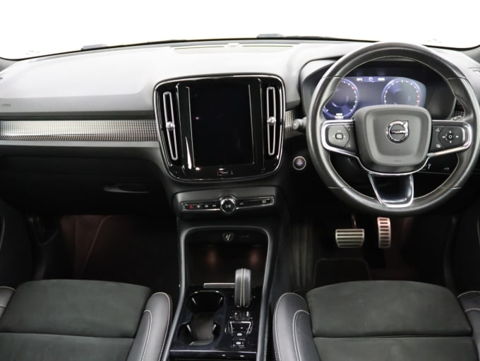 2025 Volvo Xc40