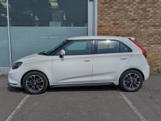 2016 Mg Mg 3