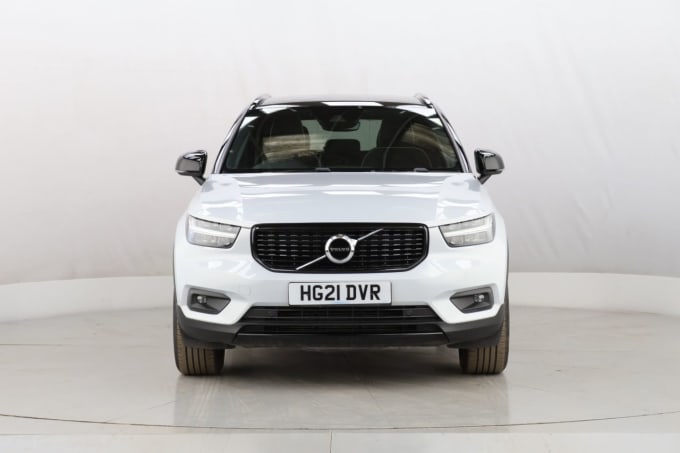 2025 Volvo Xc40