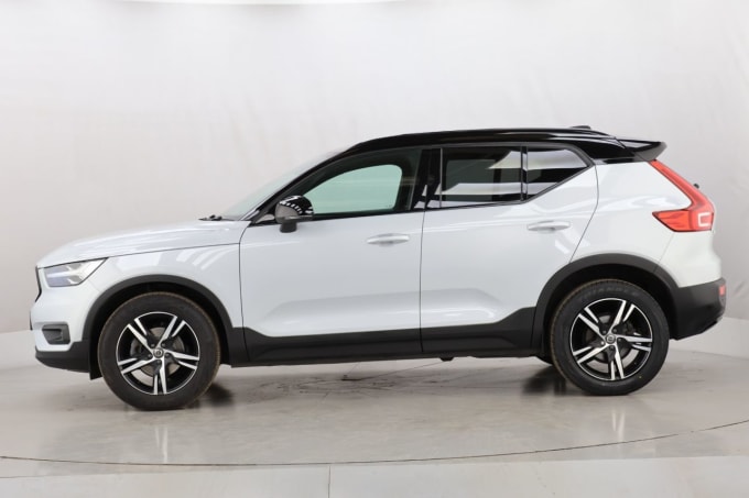 2025 Volvo Xc40