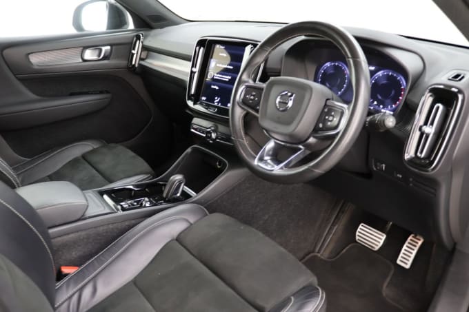 2025 Volvo Xc40