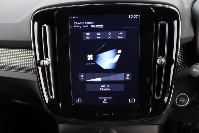 2025 Volvo Xc40