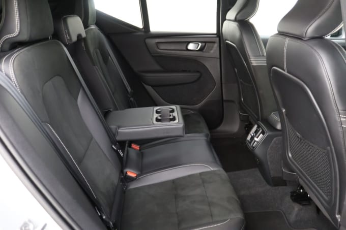 2025 Volvo Xc40