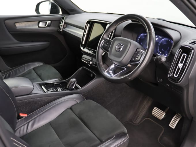 2025 Volvo Xc40