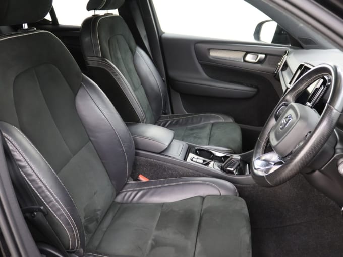 2025 Volvo Xc40
