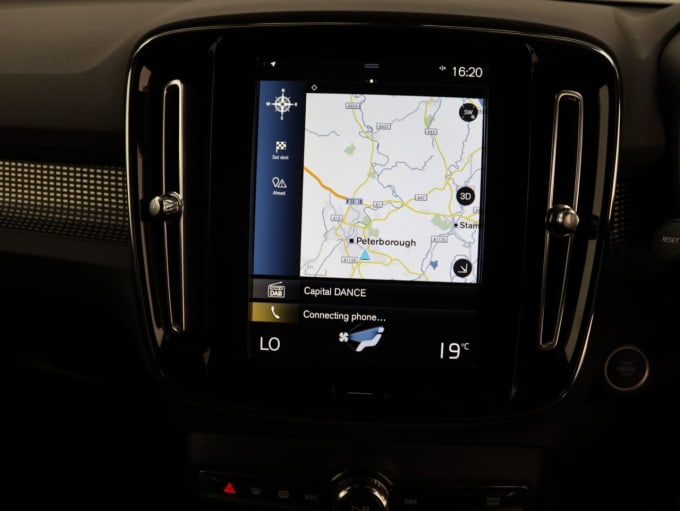 2025 Volvo Xc40
