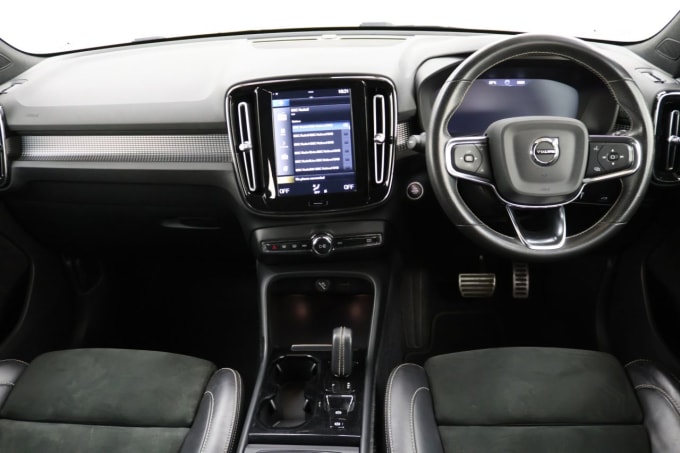 2025 Volvo Xc40
