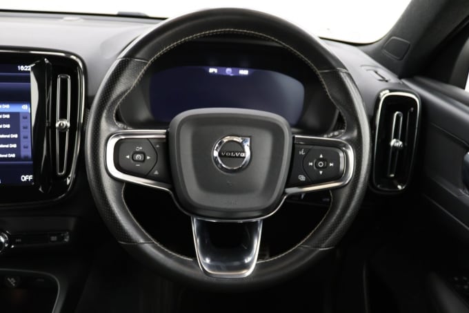 2025 Volvo Xc40