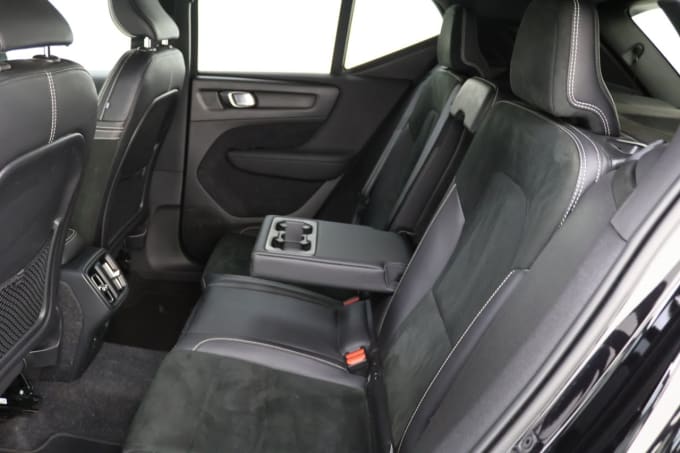 2025 Volvo Xc40
