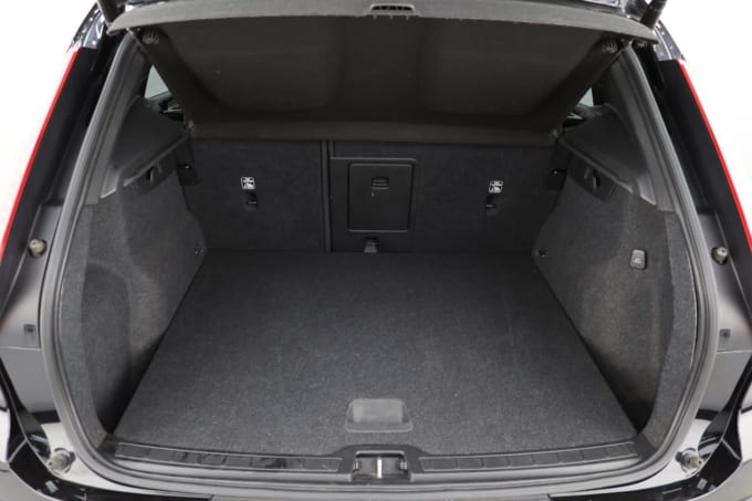 2025 Volvo Xc40