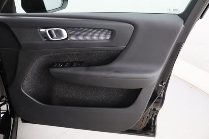 2025 Volvo Xc40