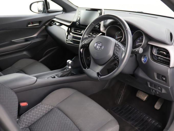 2025 Toyota C-hr
