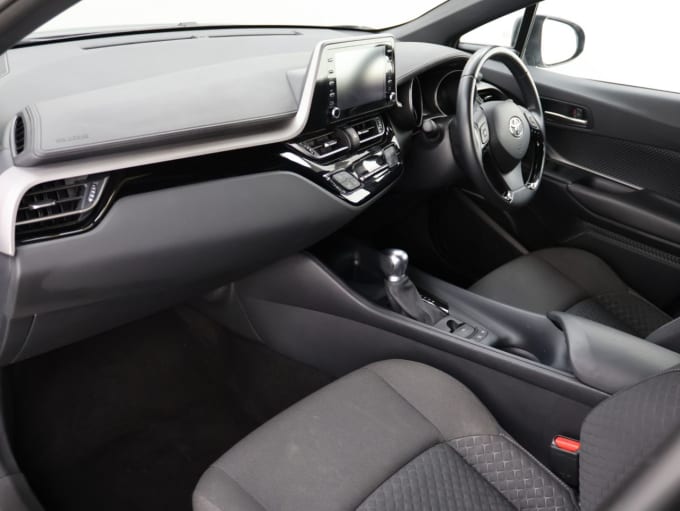 2025 Toyota C-hr