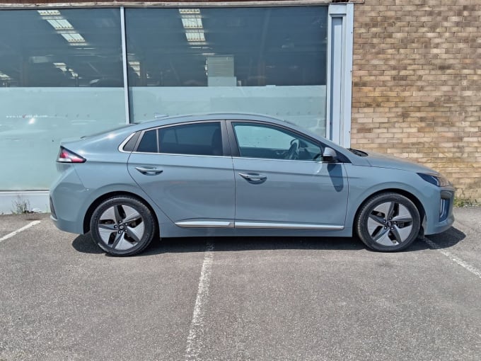 2025 Hyundai Ioniq