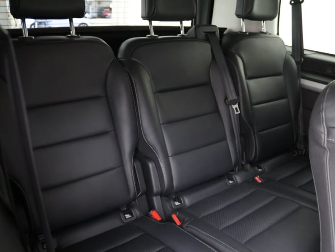 2025 Peugeot Traveller