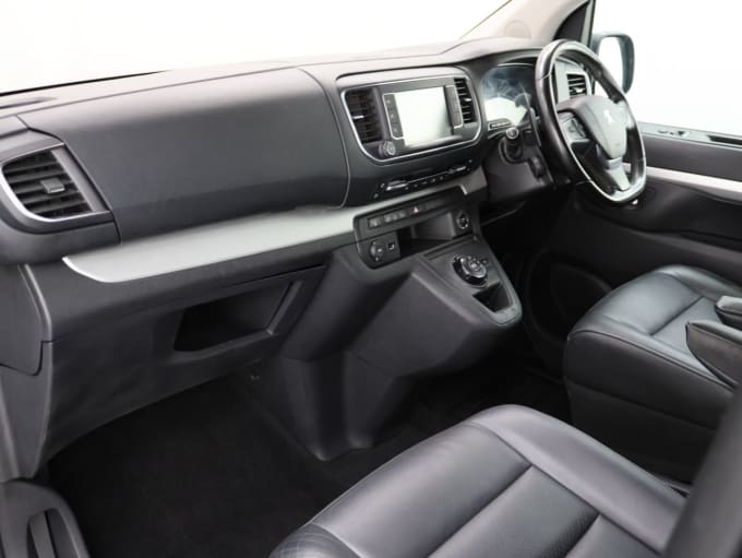 2025 Peugeot Traveller