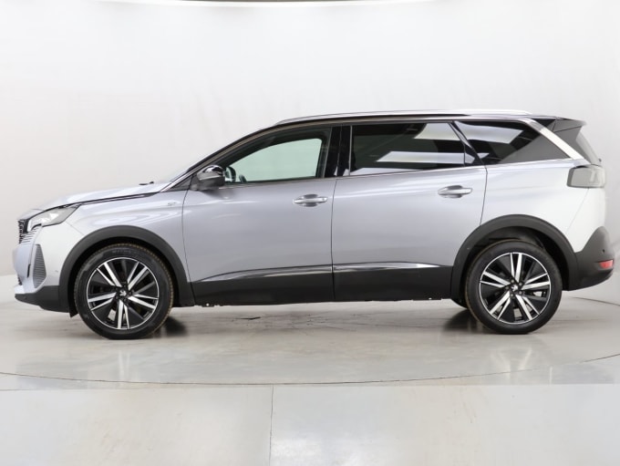 2025 Peugeot 5008