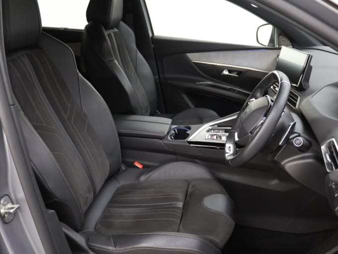 2025 Peugeot 5008