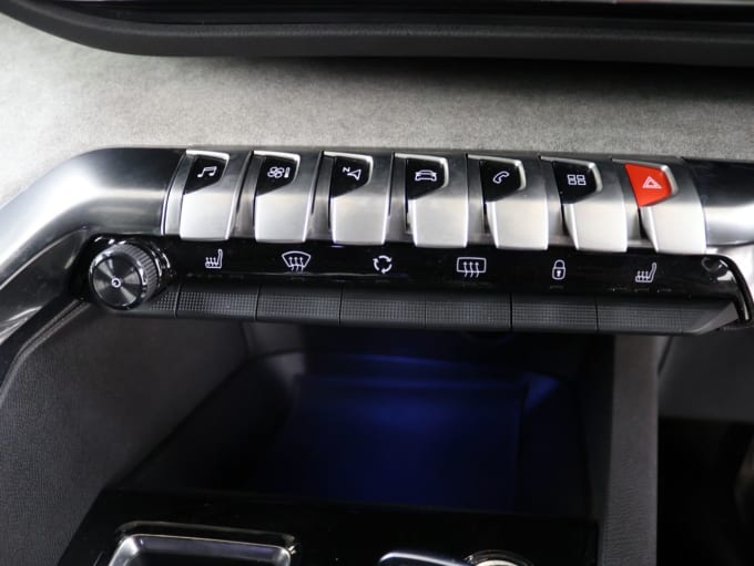 2025 Peugeot 5008