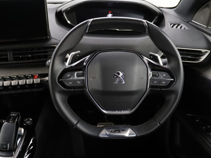 2025 Peugeot 5008