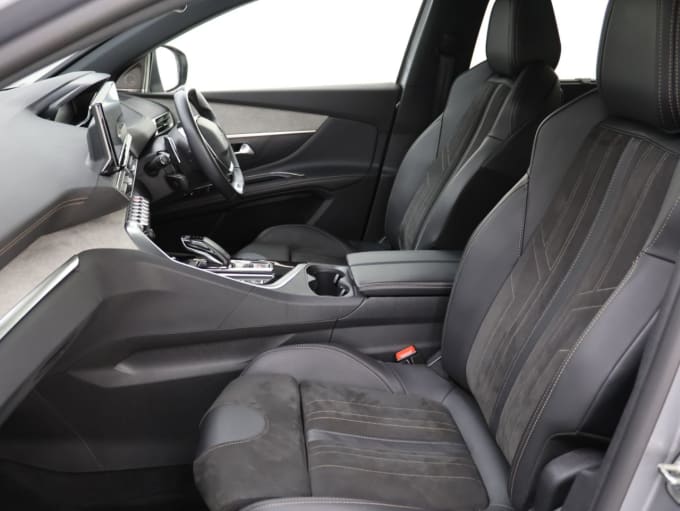 2025 Peugeot 5008