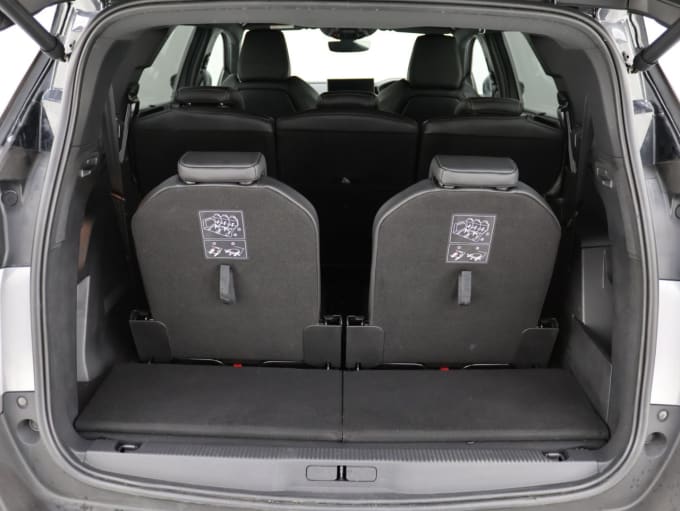 2025 Peugeot 5008