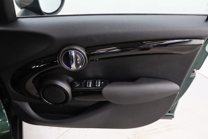 2025 Mini Hatch