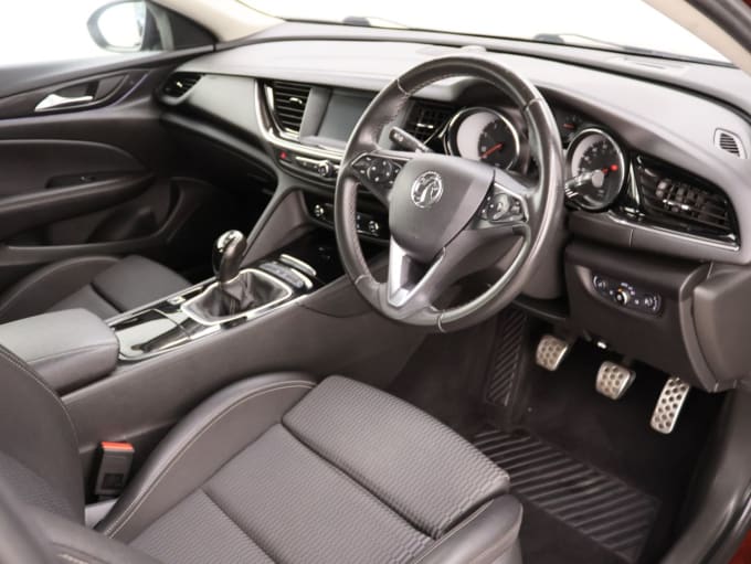 2025 Vauxhall Insignia
