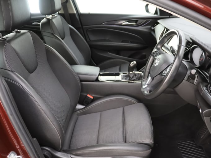 2025 Vauxhall Insignia