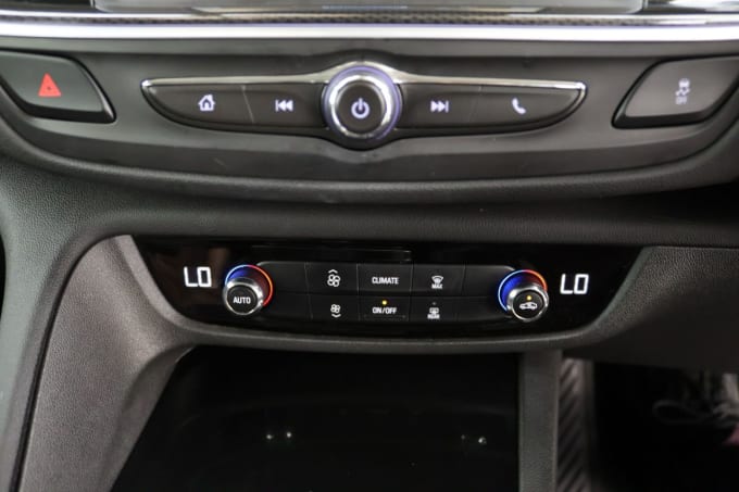 2025 Vauxhall Insignia