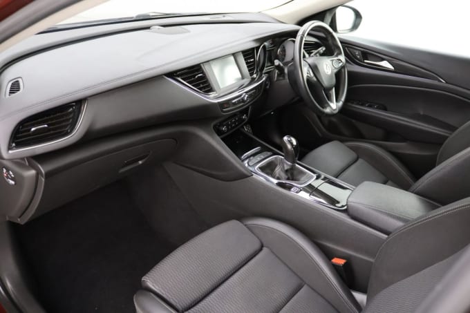2025 Vauxhall Insignia