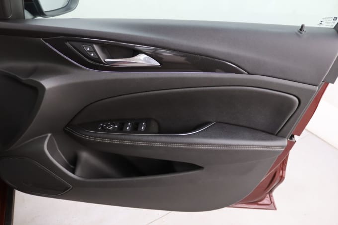 2025 Vauxhall Insignia