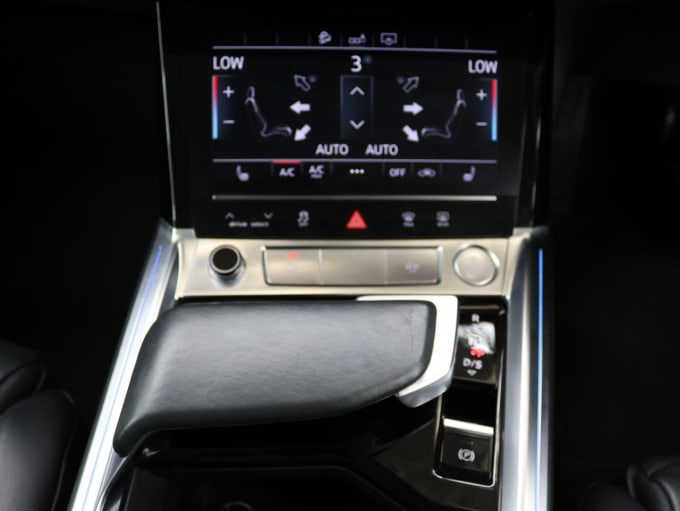2025 Audi E-tron