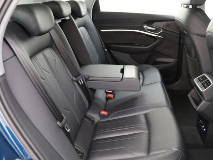 2025 Audi E-tron