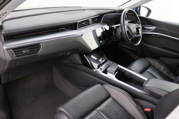 2025 Audi E-tron