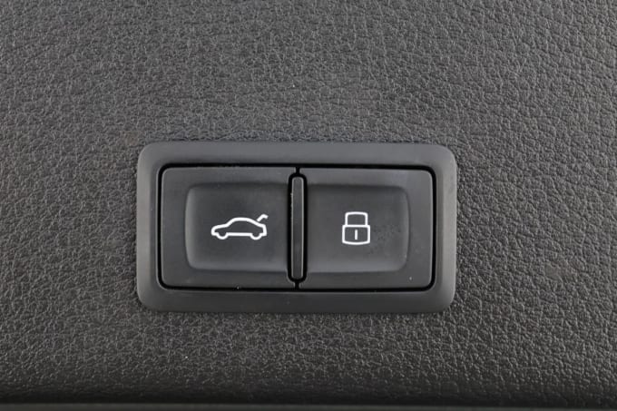 2025 Audi E-tron