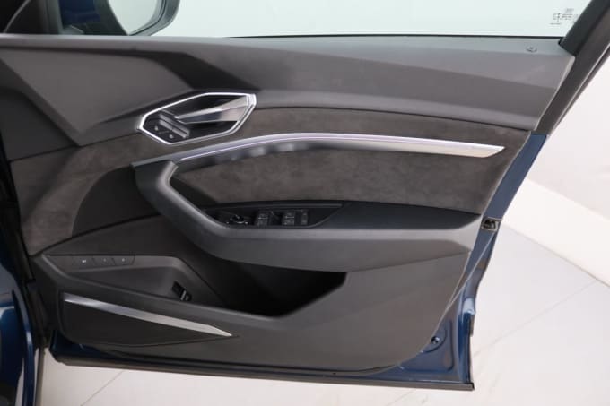 2025 Audi E-tron