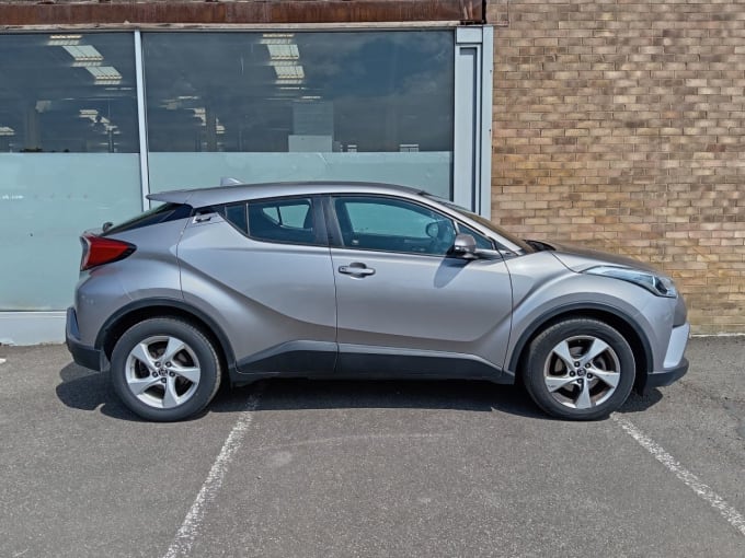 2025 Toyota C-hr