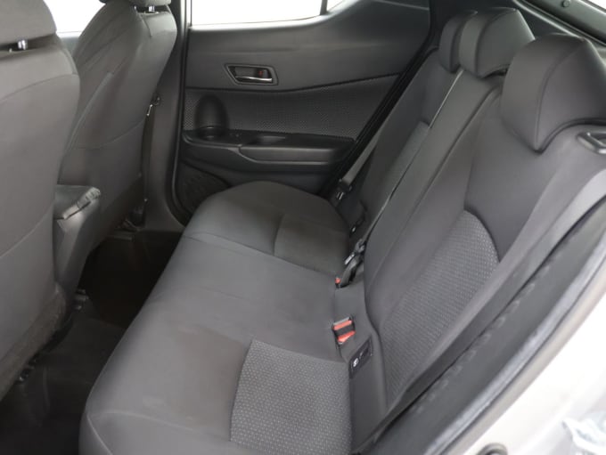 2025 Toyota C-hr